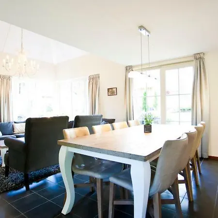 בית נופש Sleeps 8 Pool Wifi T644078 Veldhuizen